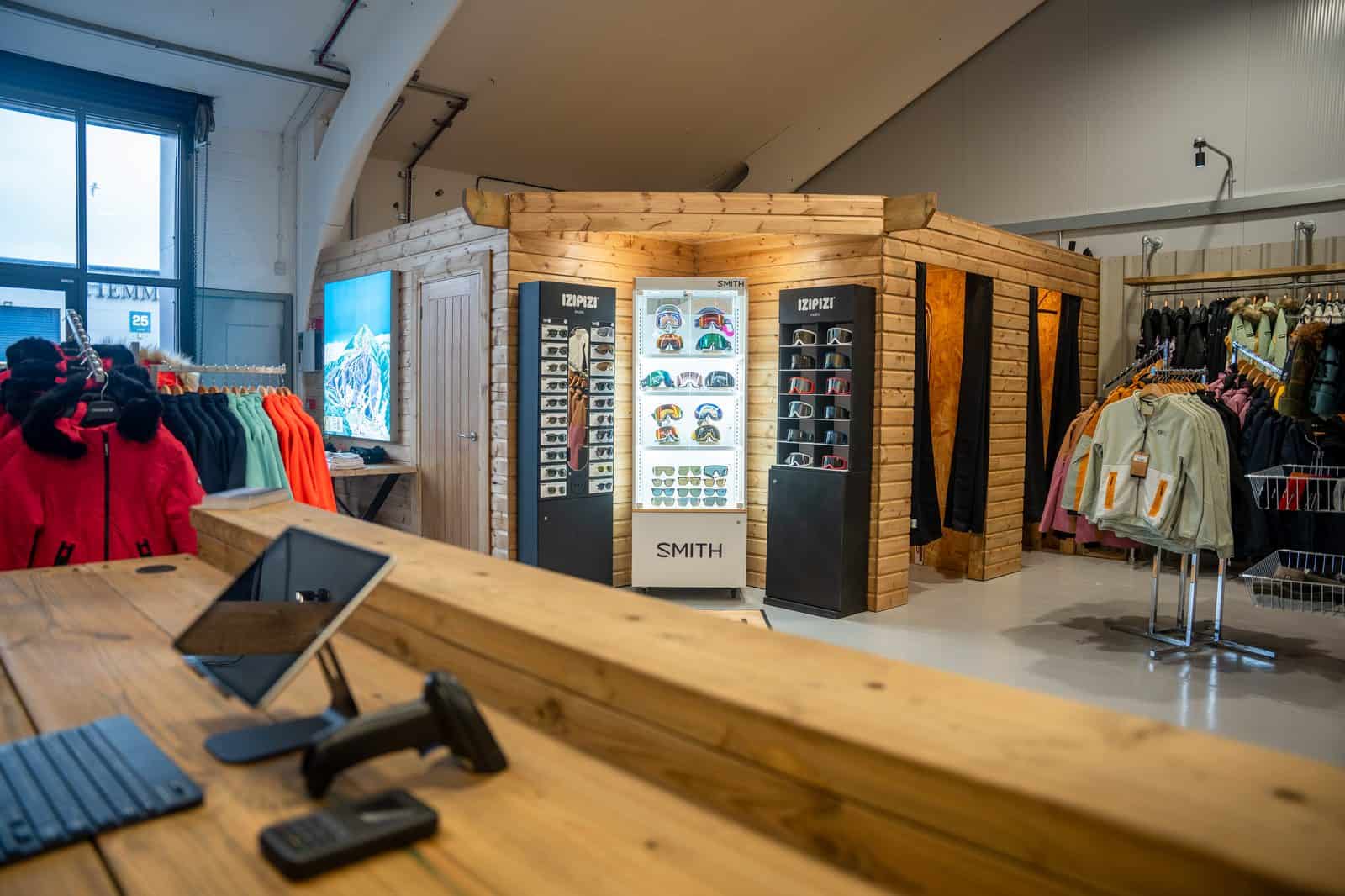 Naski Ski Shop — Bespoke Counter