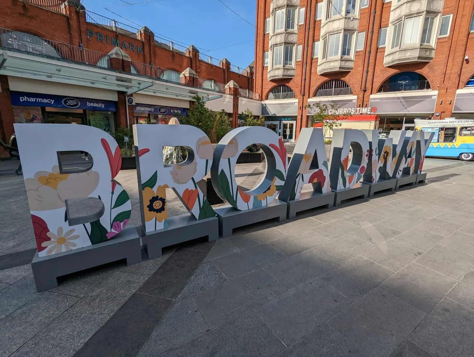 Ealing Broadway Giant Letters, Broadway Letters