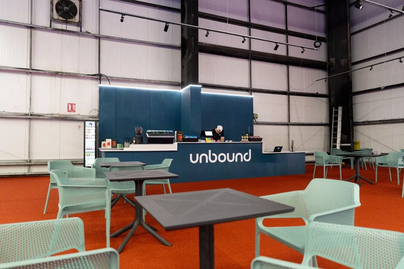 Unbound Padel, Café Seating