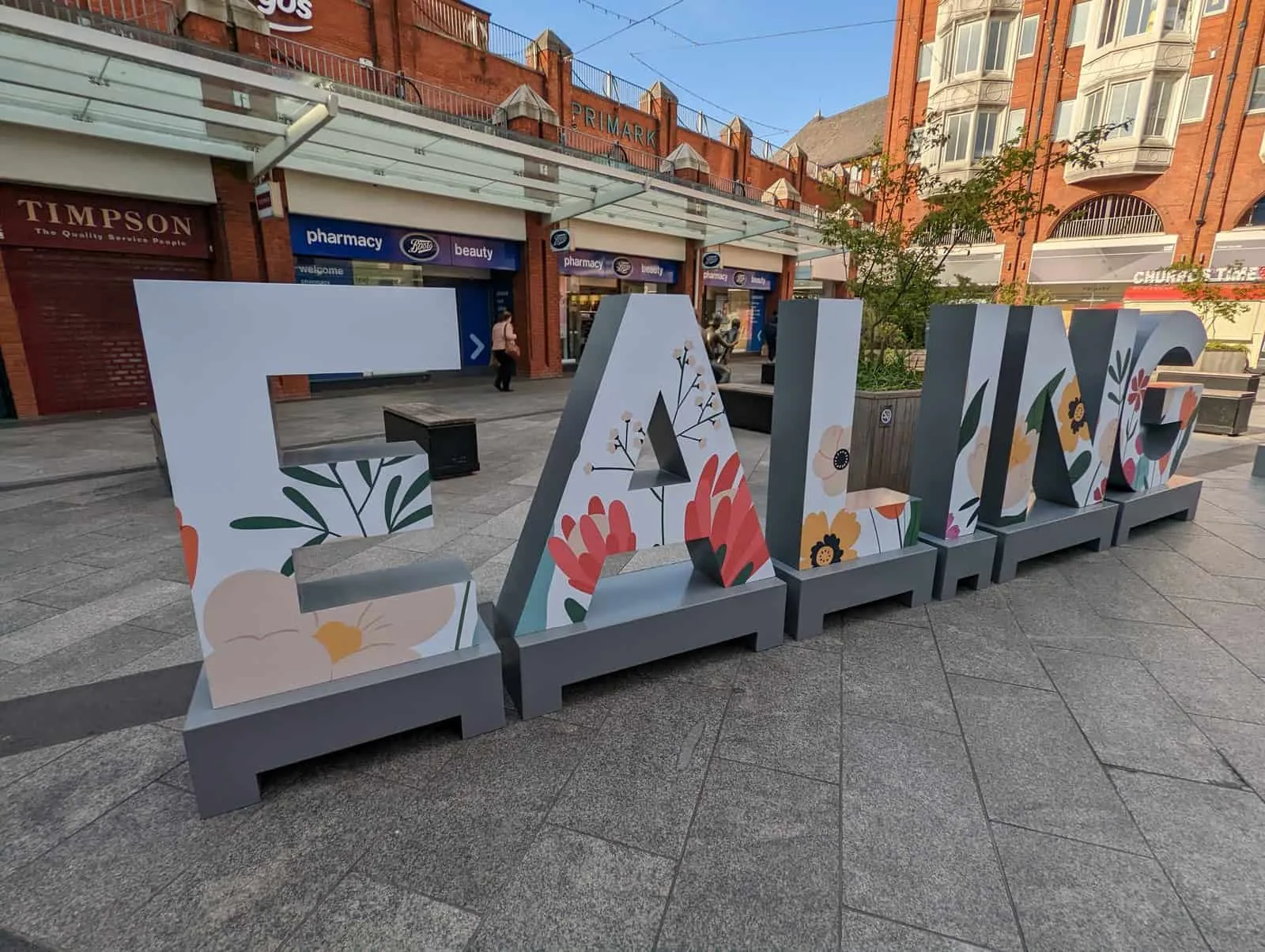 Ealing Broadway Giant Letters, Artwork Detail