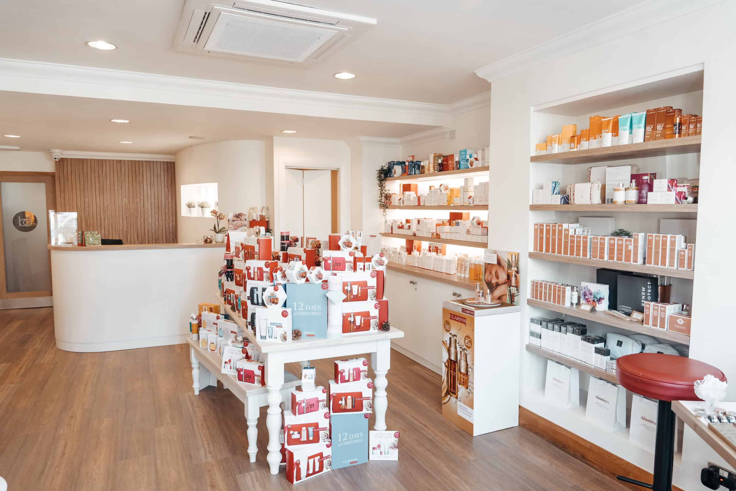 Naski ski and snowboard shop retail fit-out in Cardiff by OLLYWOOD