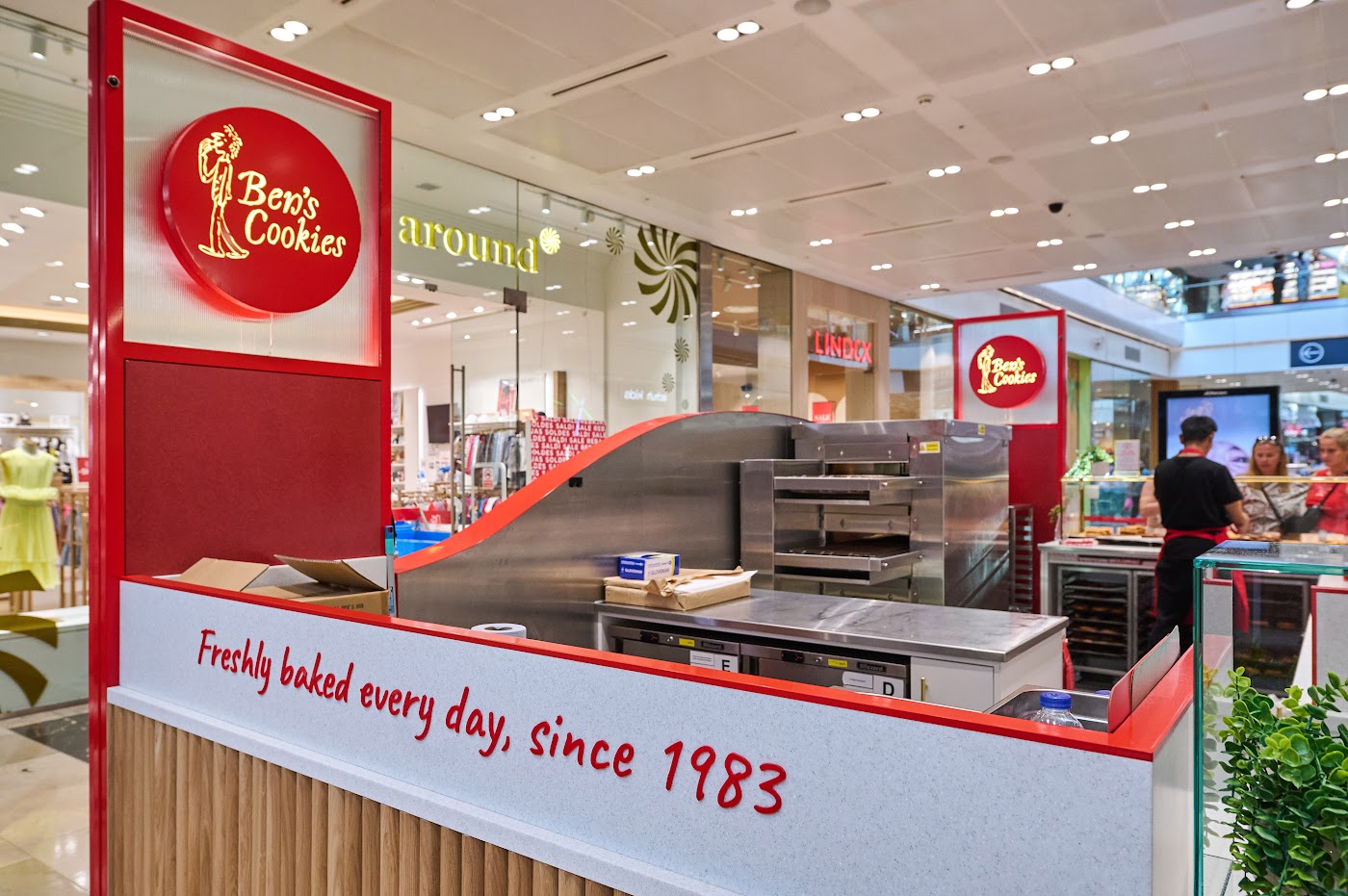 Ben's Cookies retail kiosk Westfield Stratford London, bespoke shopfitting by OLLYWOOD
