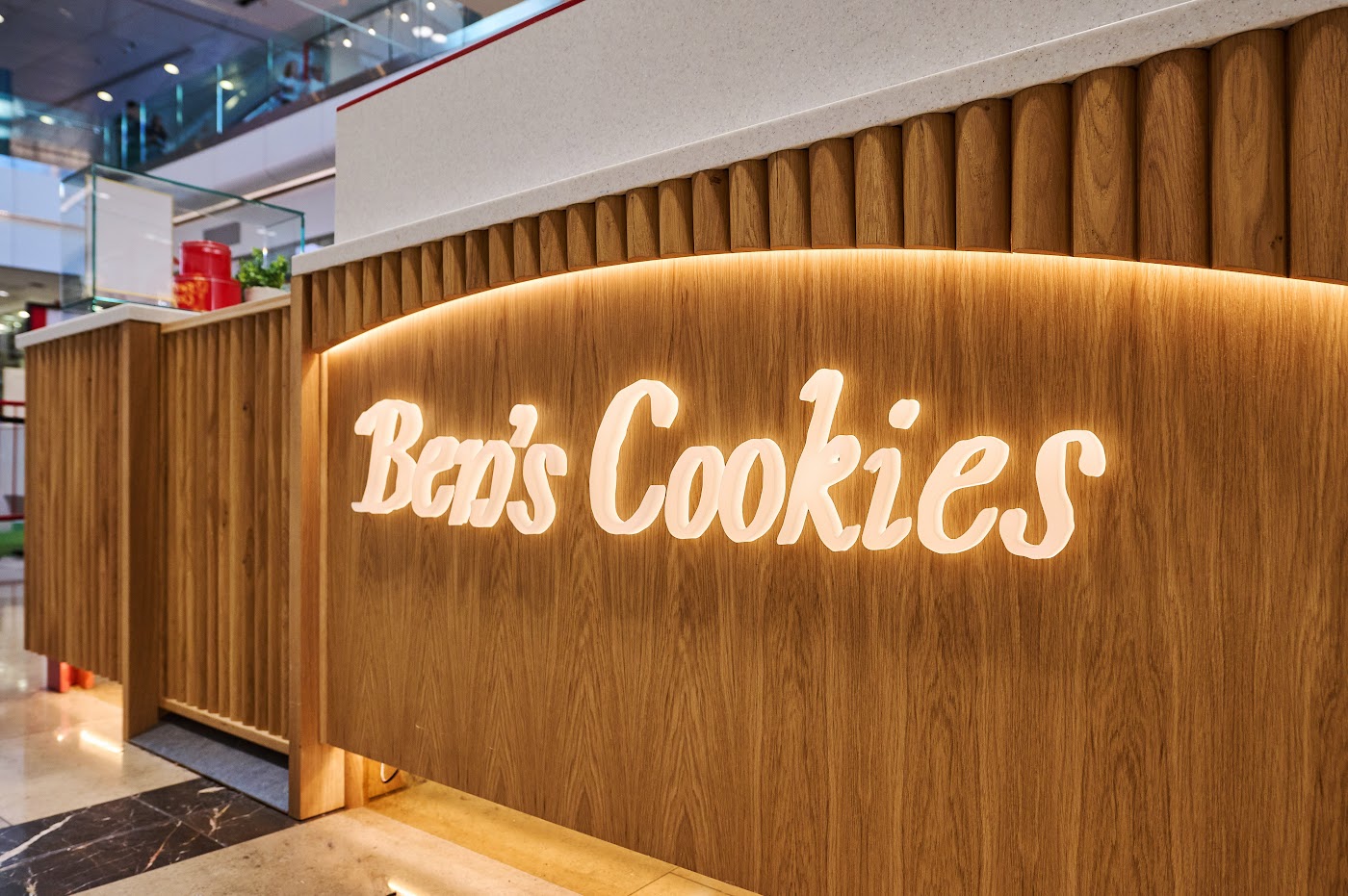 Ben’s Cookies, Illuminated Fascia
